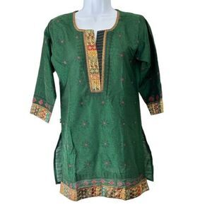 Signature Boutique Women's NWT‎ SZ L 32 Green Embroidered Traditional Tunic Top